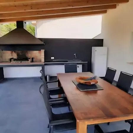 Dalani House Villa *